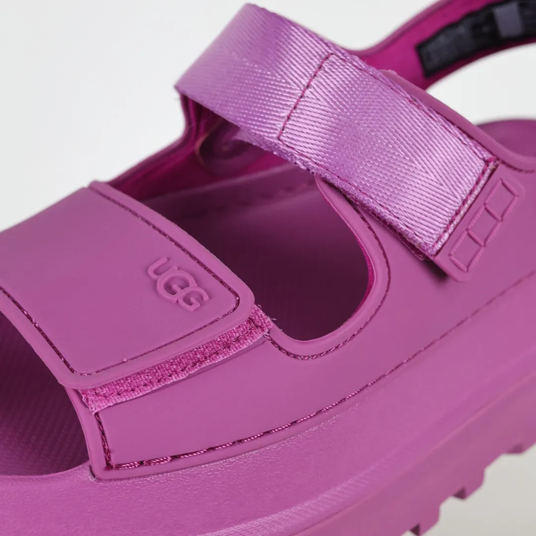 Copy price 💰560 Core recommendation Good price UGG Velcro slippers sandals summer versatile slippers soft sole non-slip beach thick sole casual elegant sandals The style of UGG sandals is really nice. It is suitable for all ages. The soles are made of super lightweight EVA foam. The classic material of U family can be said to be "light" to let you enjoy a different naked feeling. It is one of the most worth buying sandals in history. I guarantee you will not regret the series. Original OEM production Y products are available now. Size: 35 36 37 38 39 40